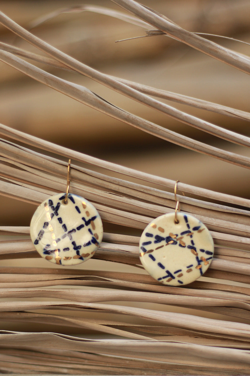 Mrida | Ceramic Earrings | White disc
