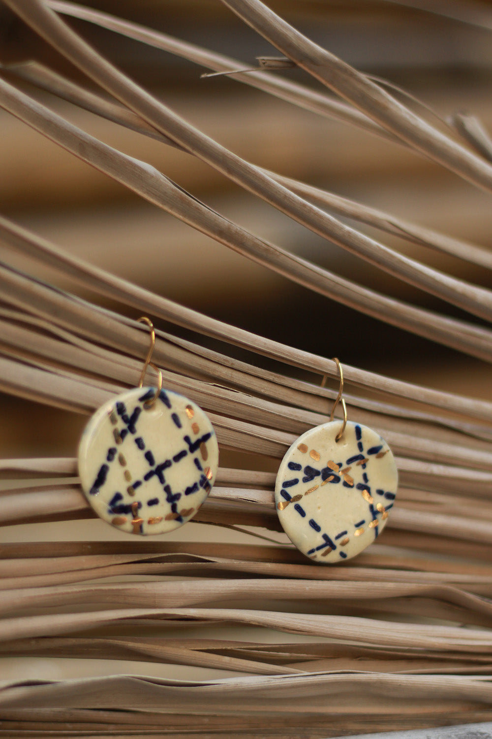 Mrida | Ceramic Earrings | White disc