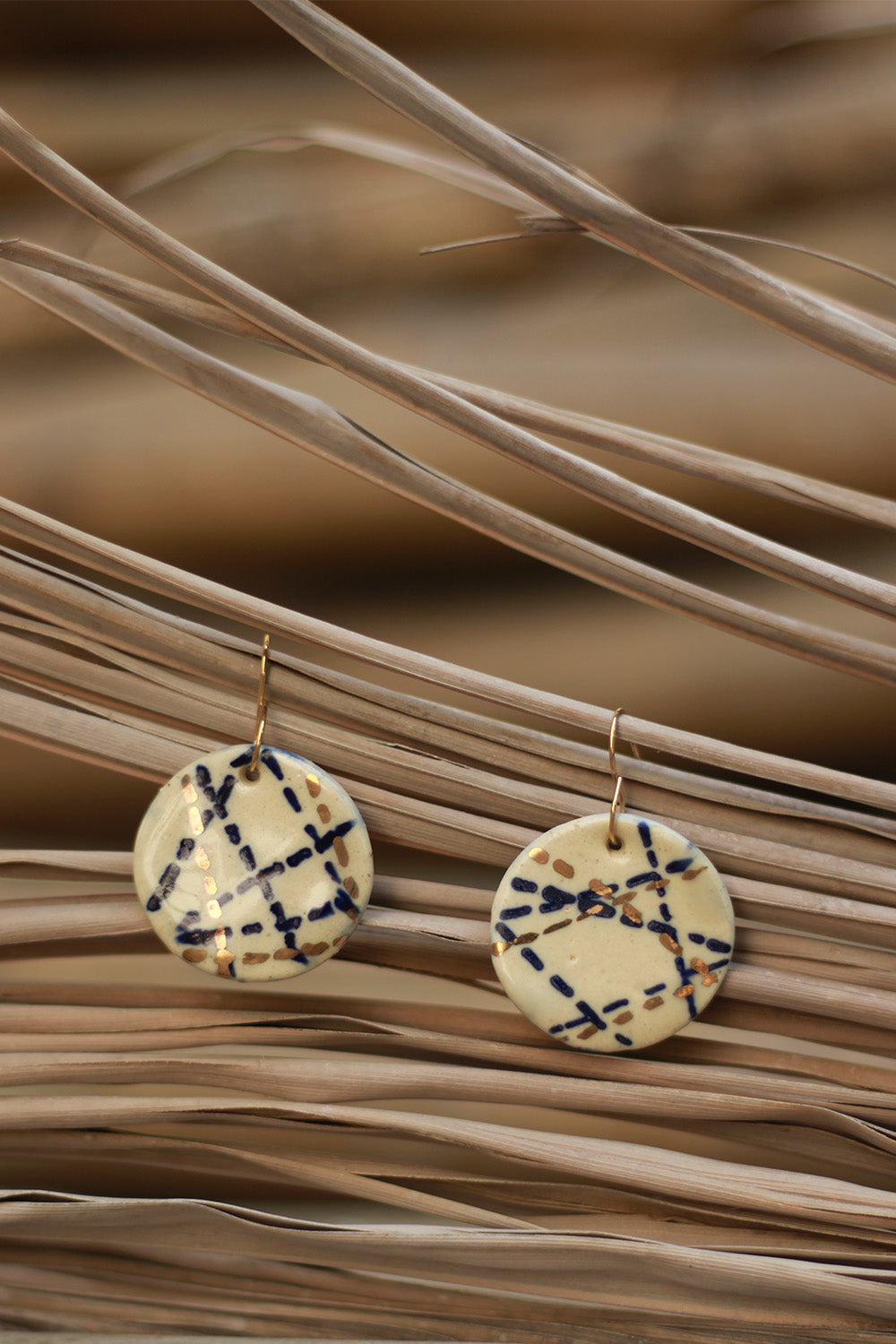 Mrida | Ceramic Earrings | White disc