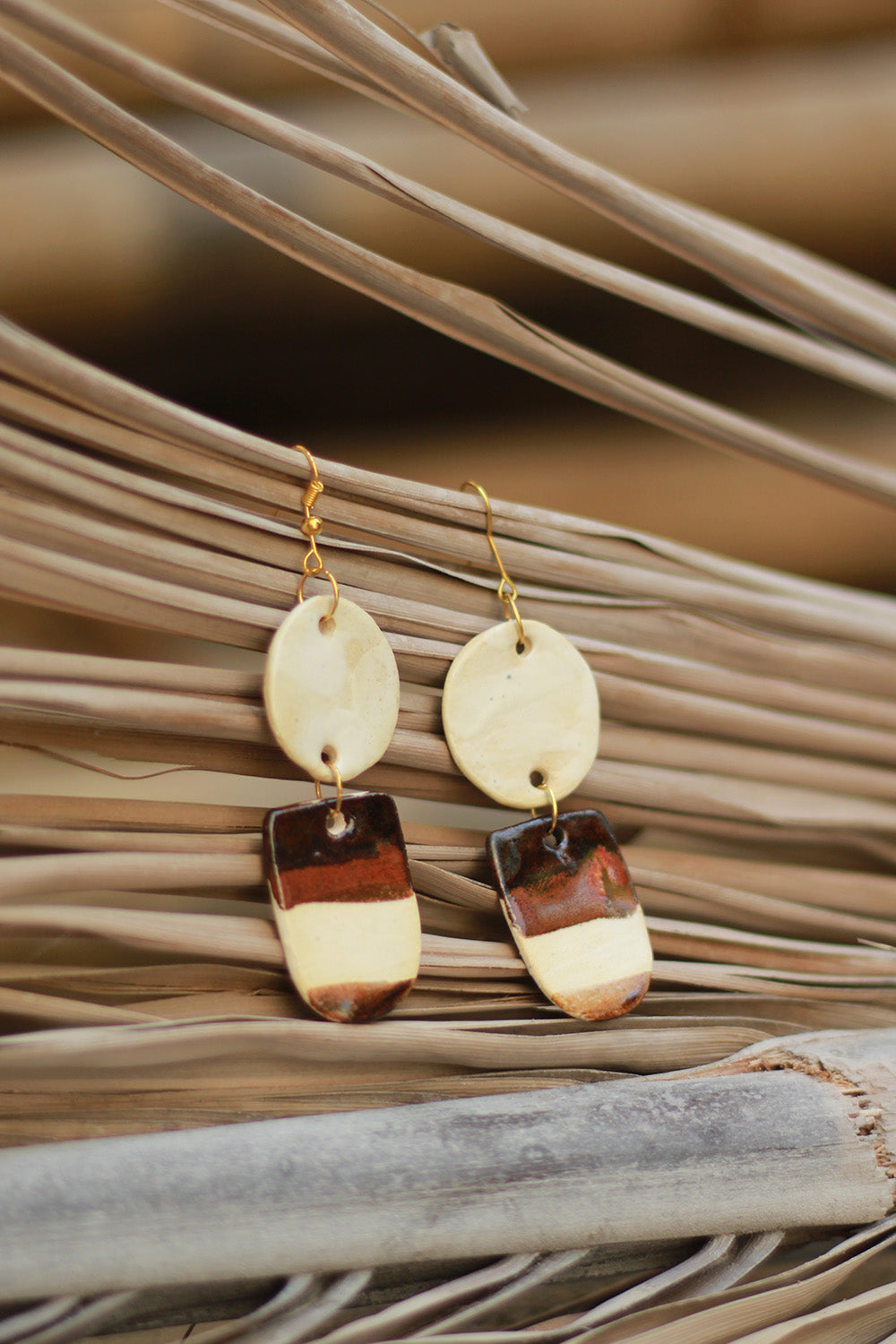 Mrida | Ceramic Earrings | White disc