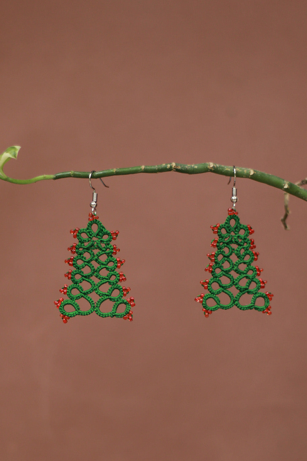 Knots to Node | Christmas Tree Earrings