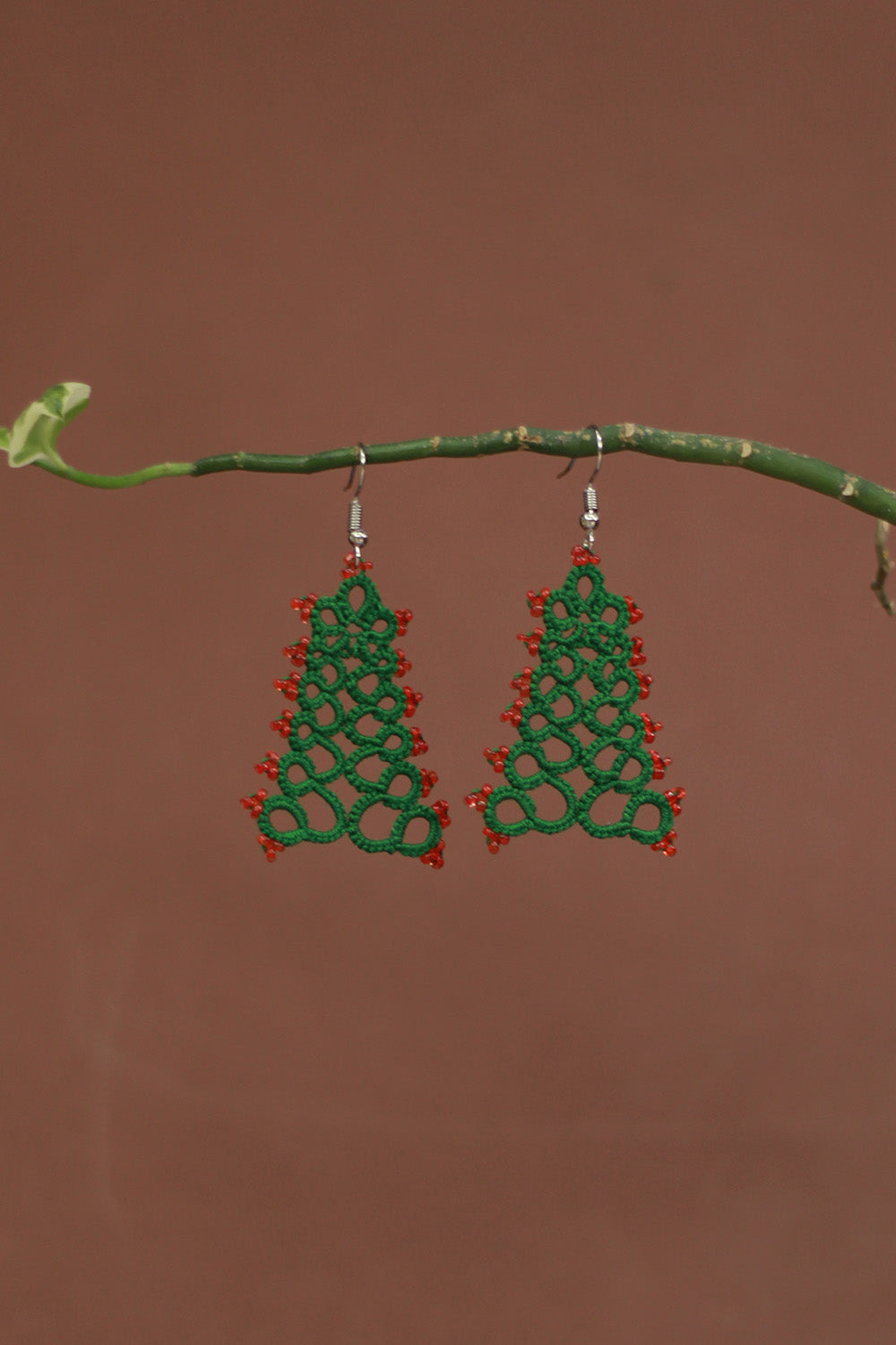 Knots to Node | Christmas Tree Earrings