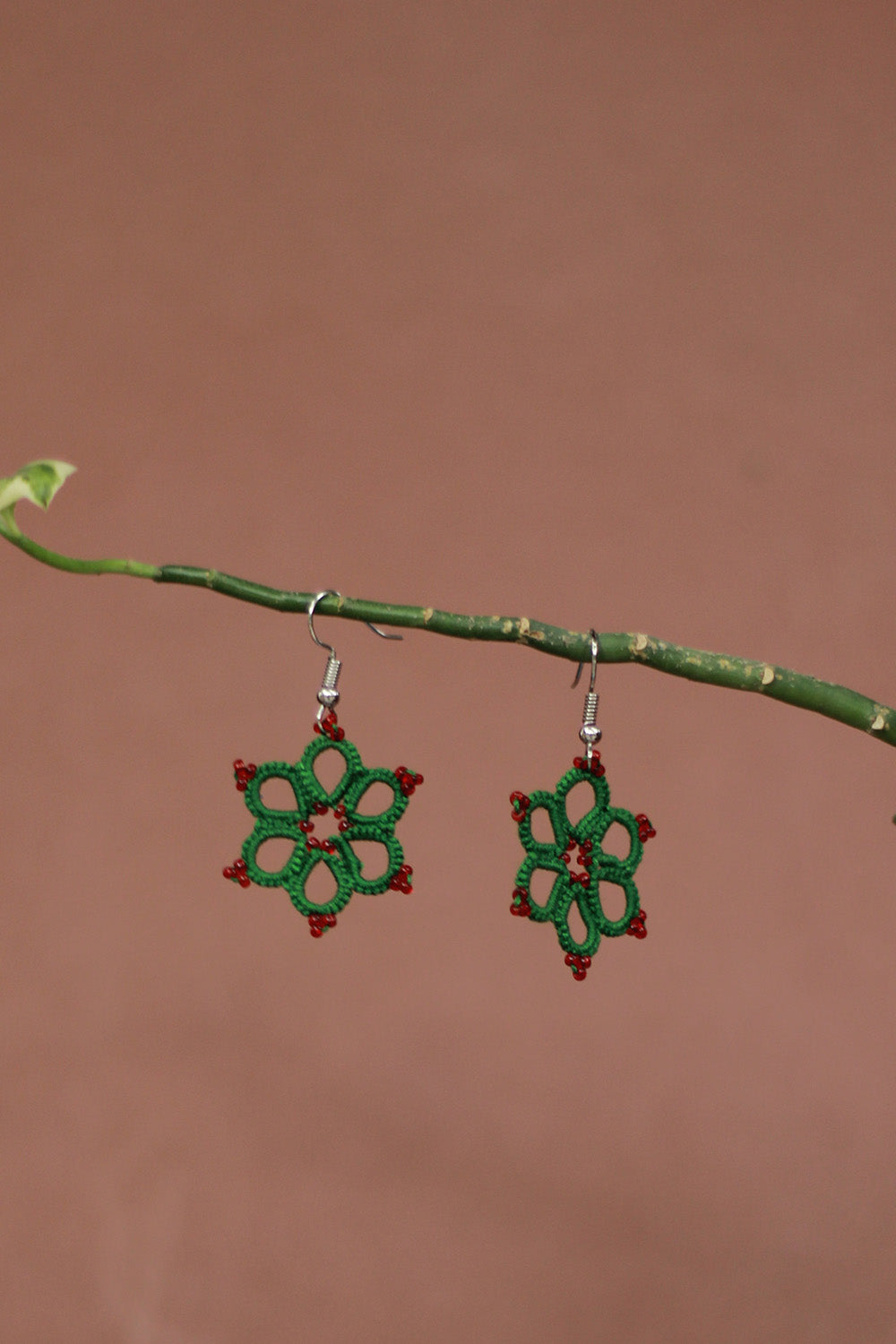 Knots to Node | Emerald Berry Earrings