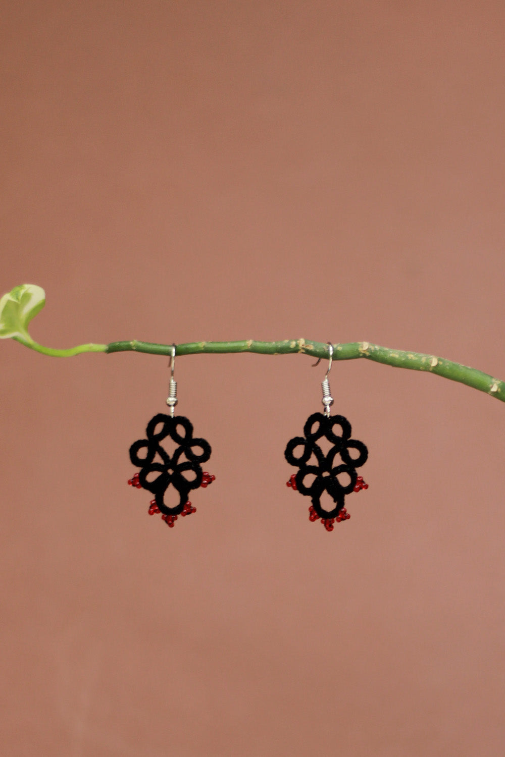 Knots to Node | Midnight Clover Earrings