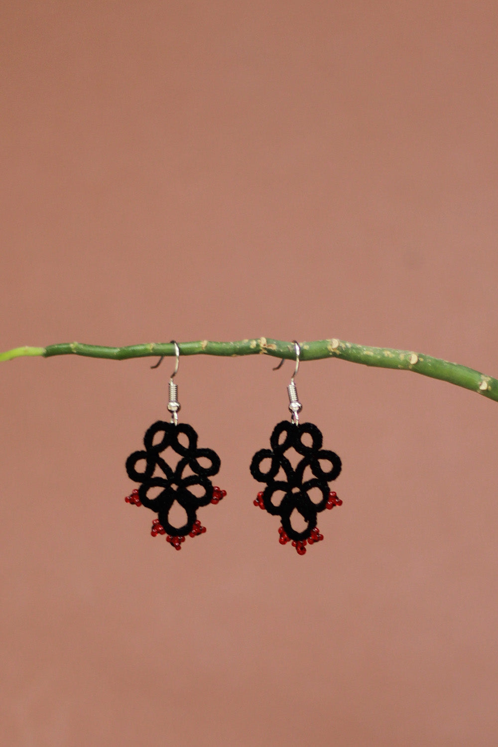 Knots to Node | Midnight Clover Earrings
