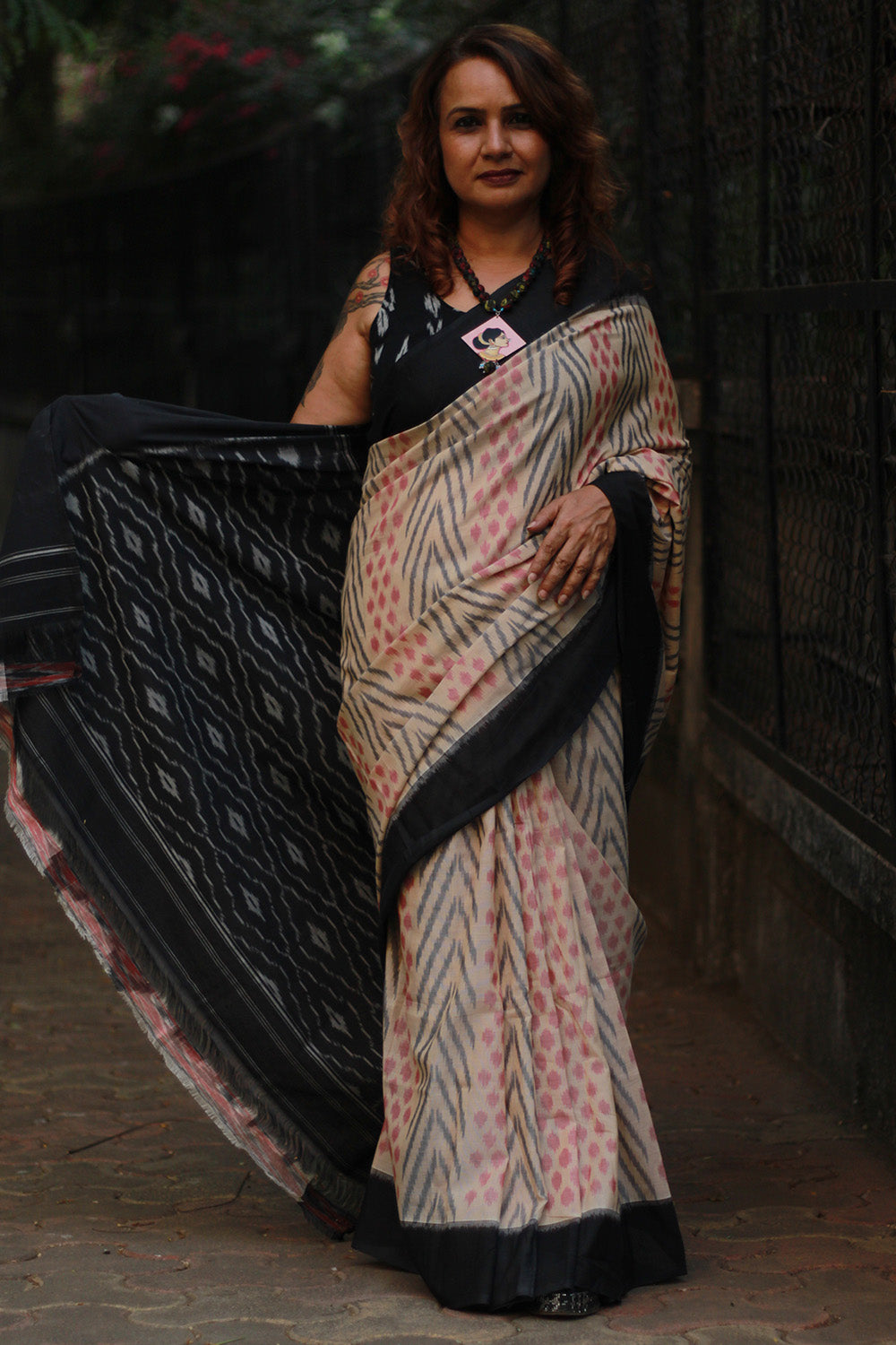 Handloom Cotton Saree | Ikkat | Beige & Noir