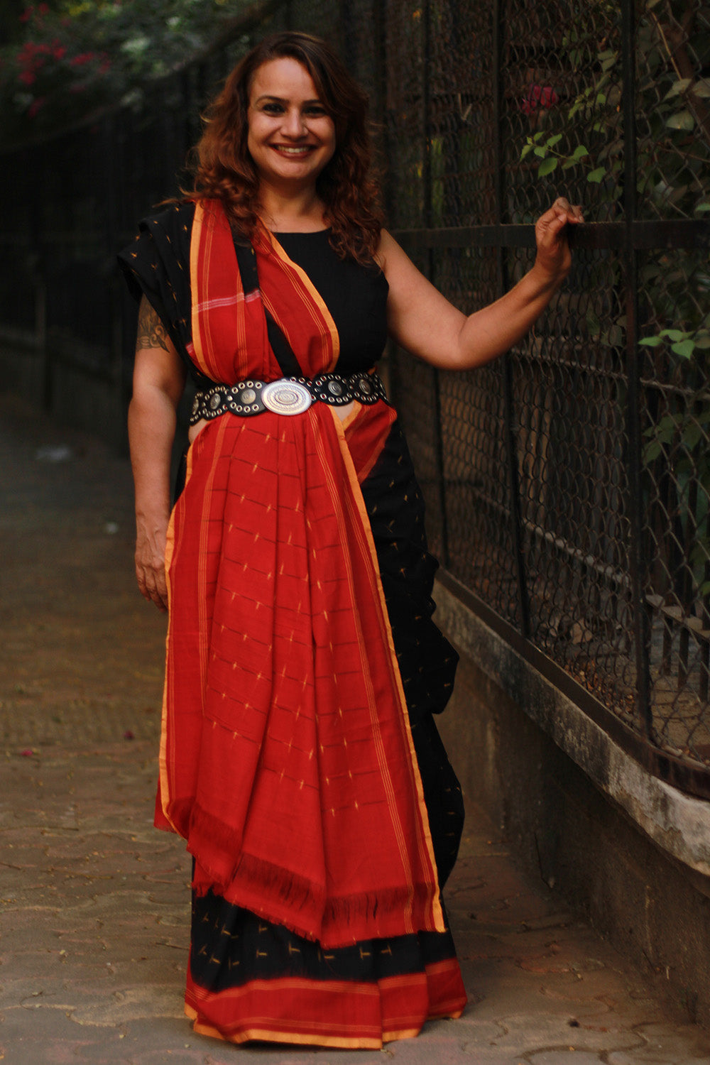 Handloom Cotton Saree | Ikkat | Noir & Rouge