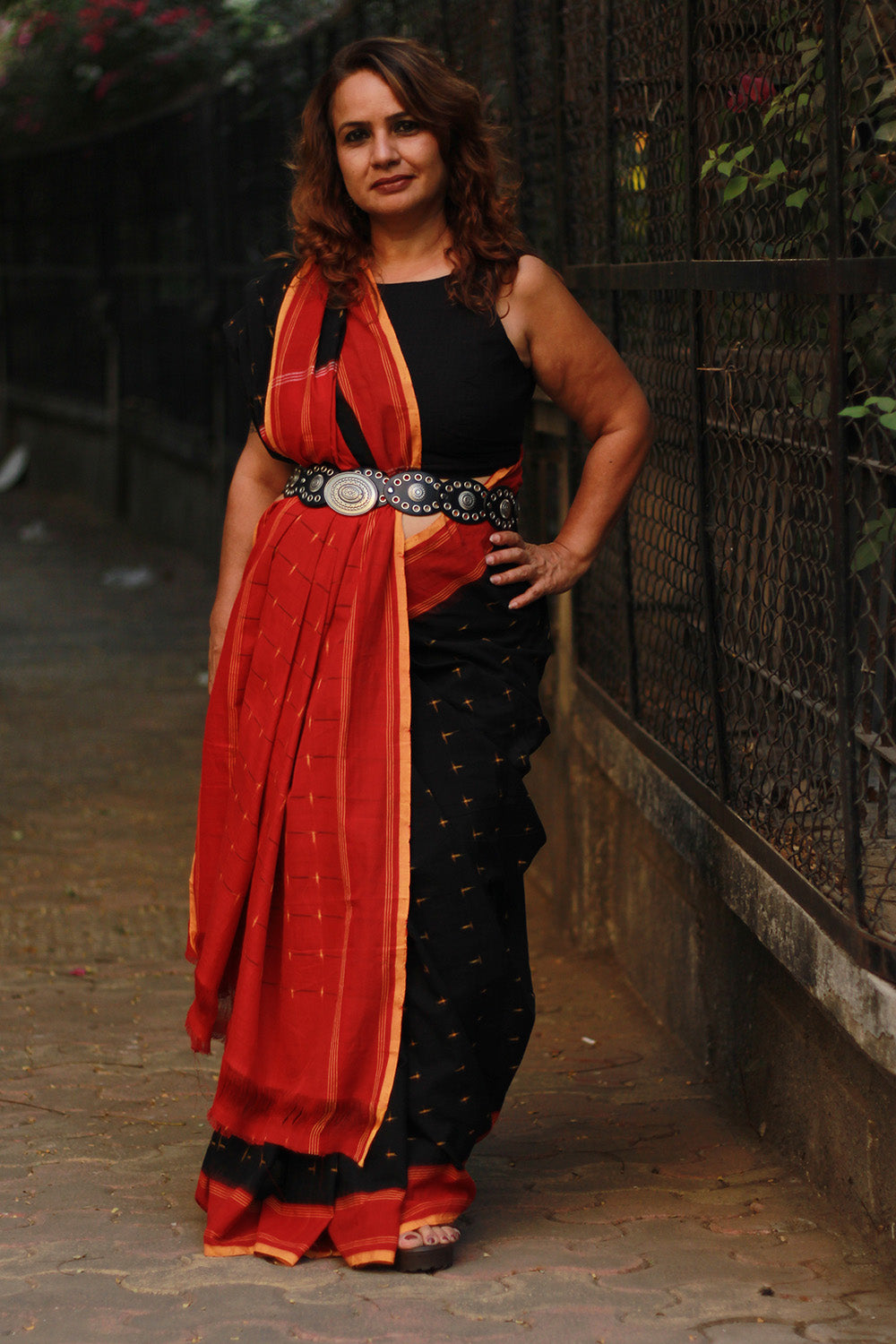 Handloom Cotton Saree | Ikkat | Noir & Rouge