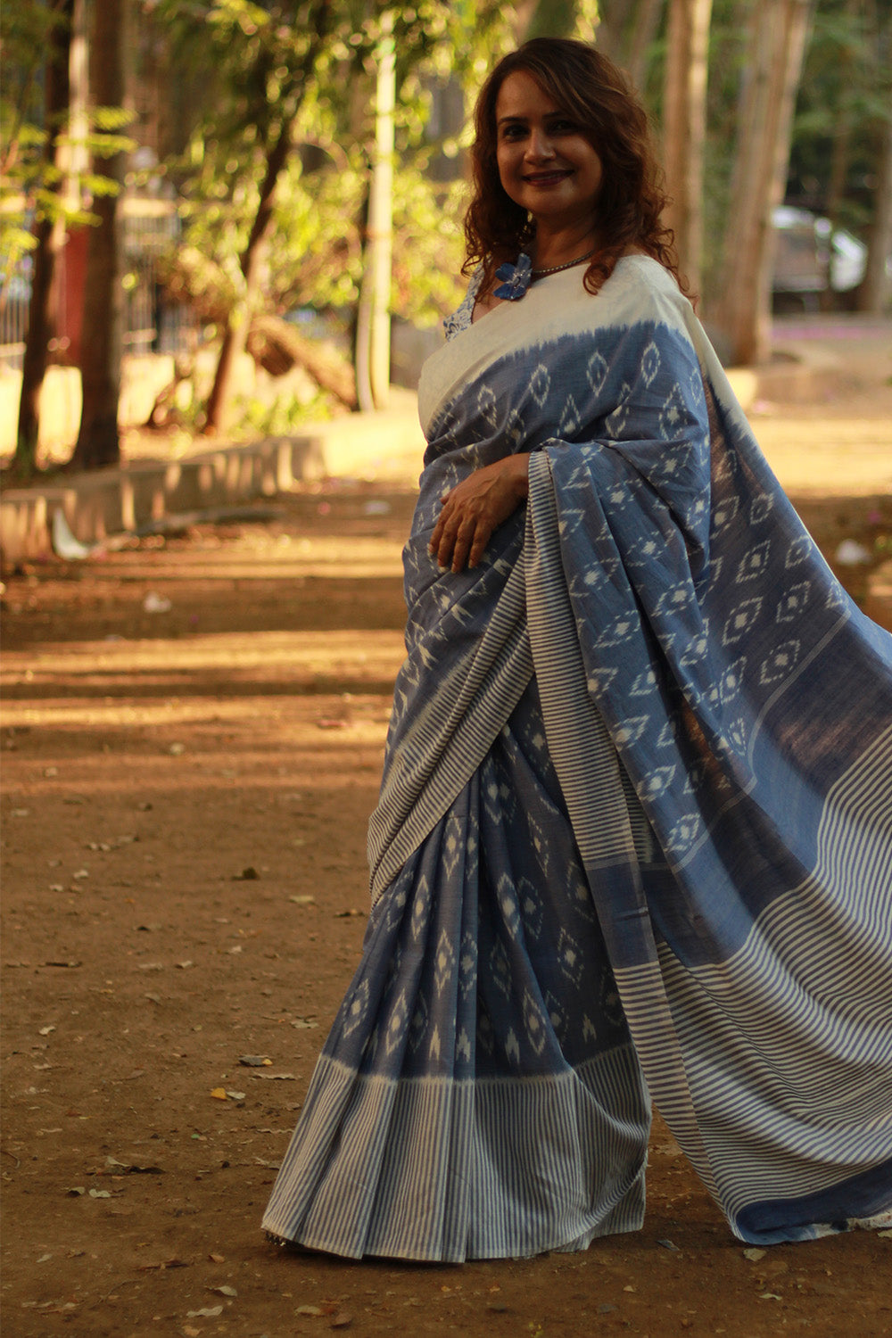 Handloom Cotton Saree | Ikkat | Blue & White