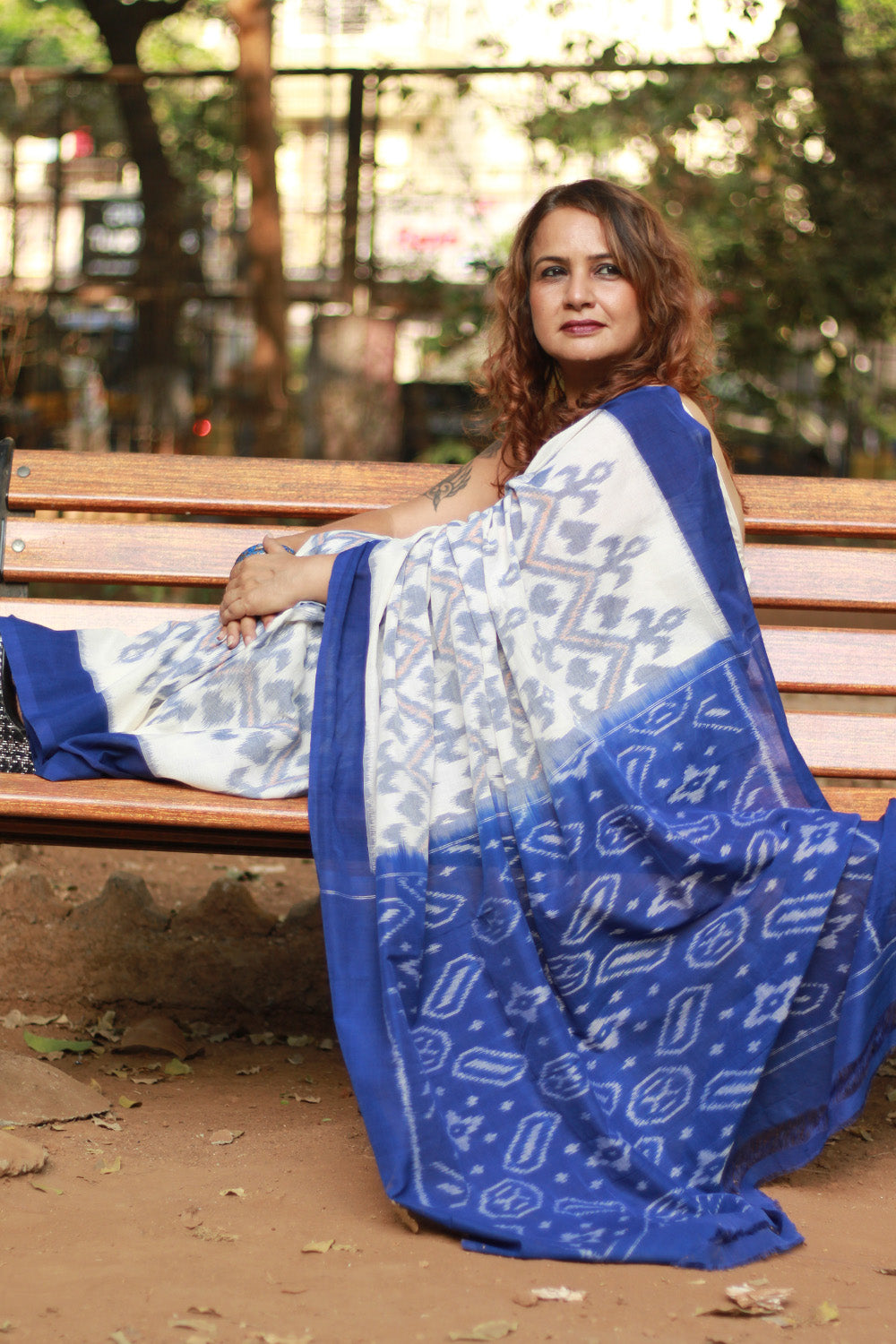 Handloom Cotton Saree | Ikkat | White & Blue