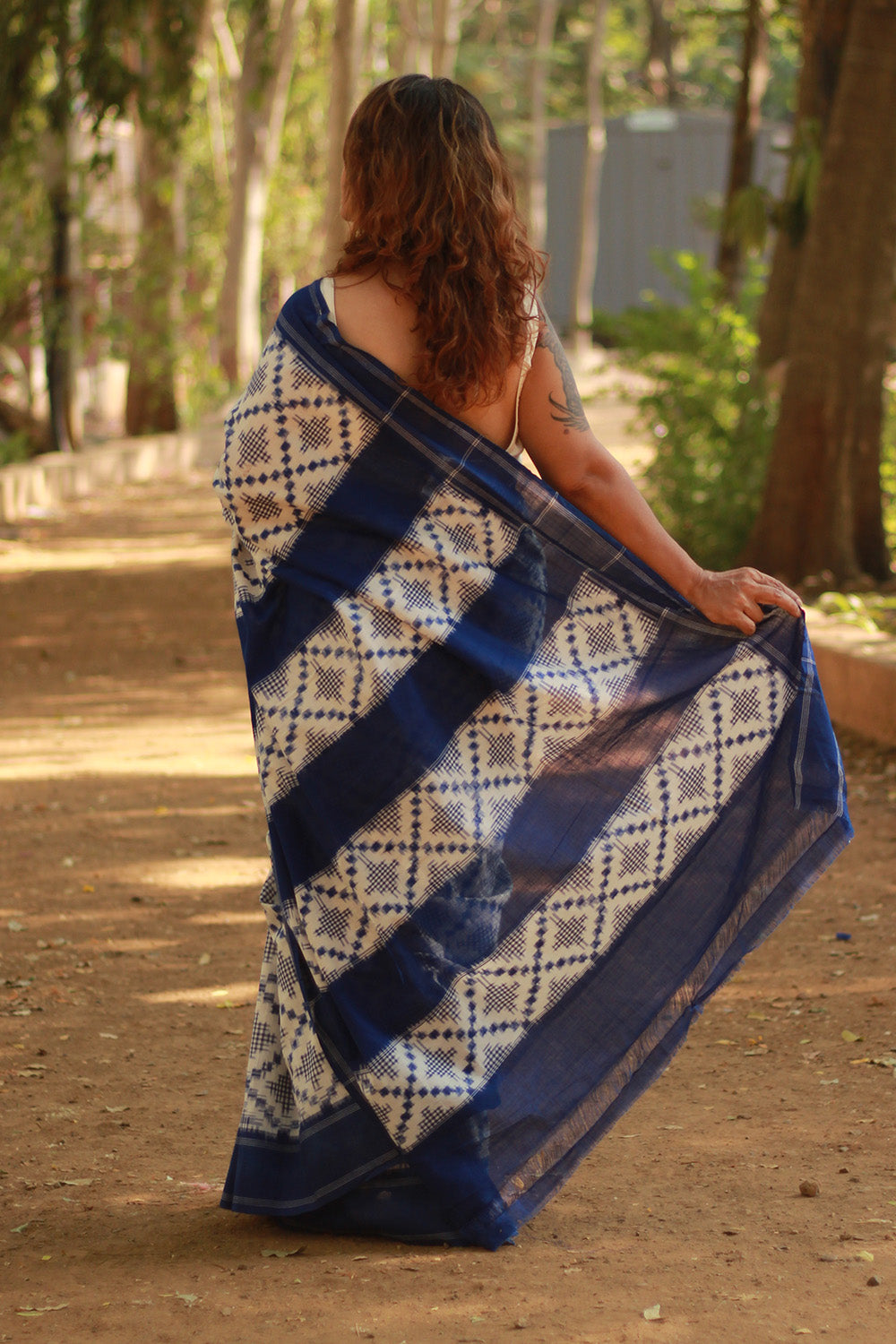 Handloom Cotton Saree | Ikkat | White & Blue