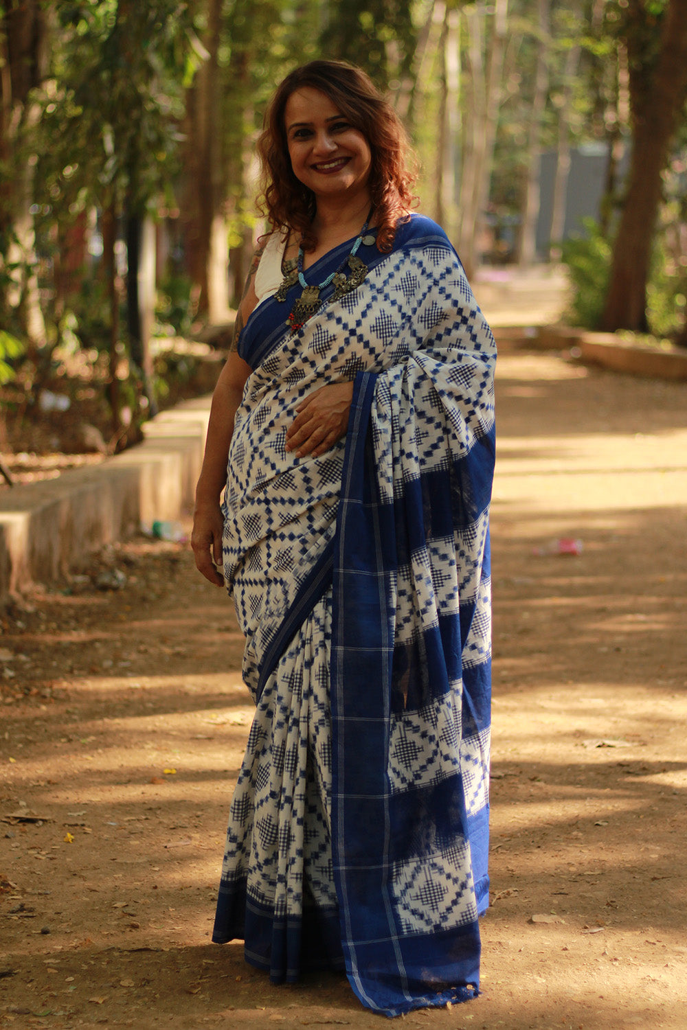 Handloom Cotton Saree | Ikkat | White & Blue