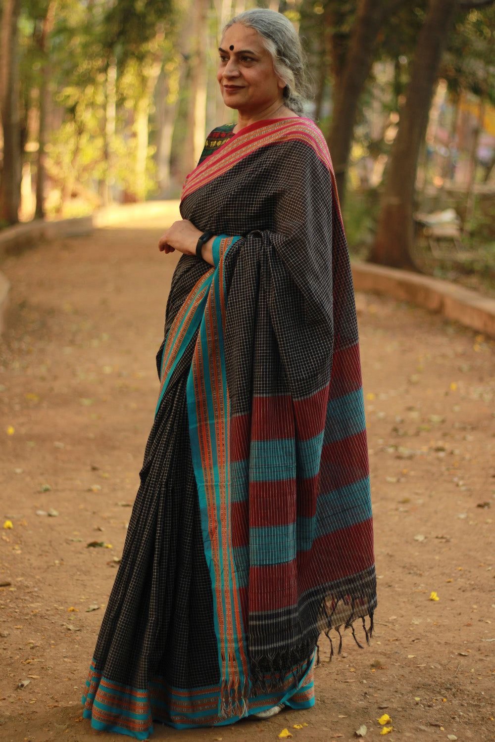 Patteda Anchu Saree | Noir with Pink Blue Ganga-Jamuna