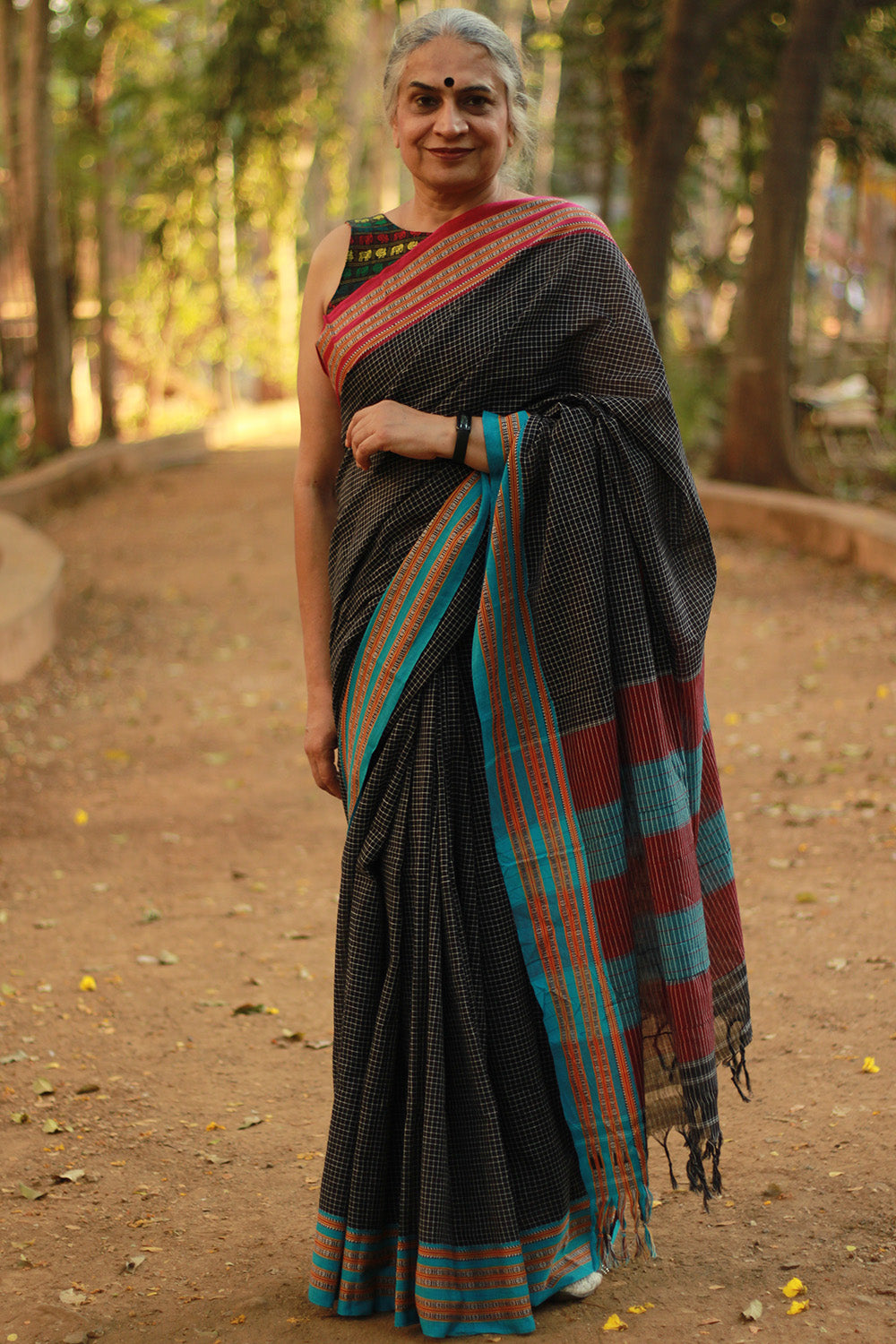 Patteda Anchu Saree | Noir with Pink Blue Ganga-Jamuna