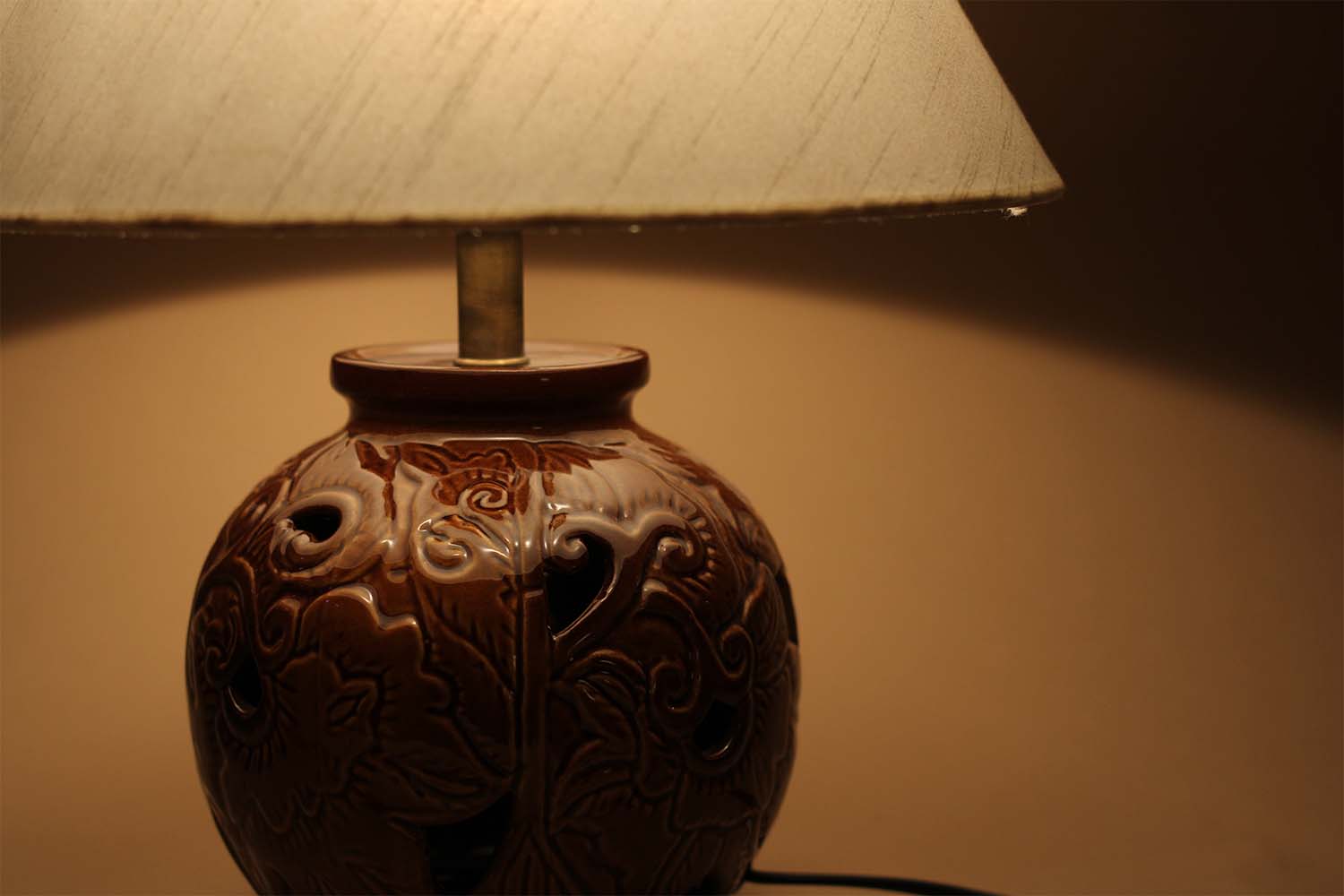Round Ceramic Lamp in Sienna