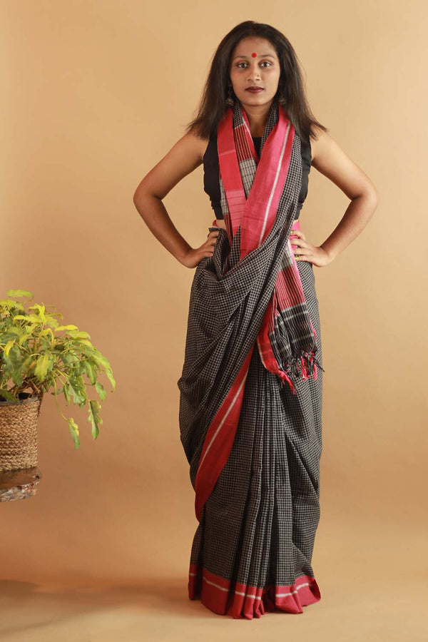 Patteda Anchu Saree in Noir with Rouge