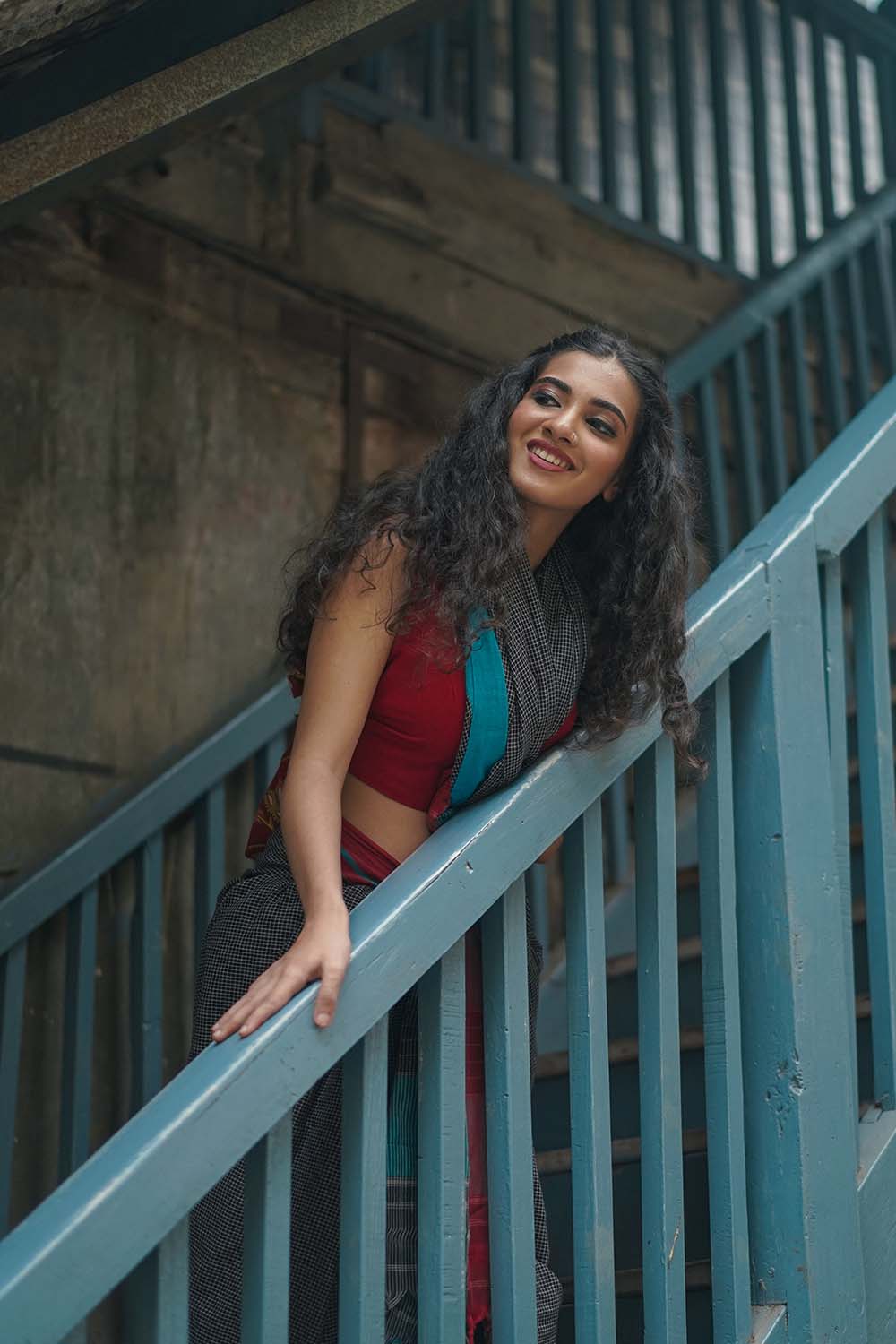 Patteda Anchu Saree in Noir with Rouge Blue Ganga-Jamuna