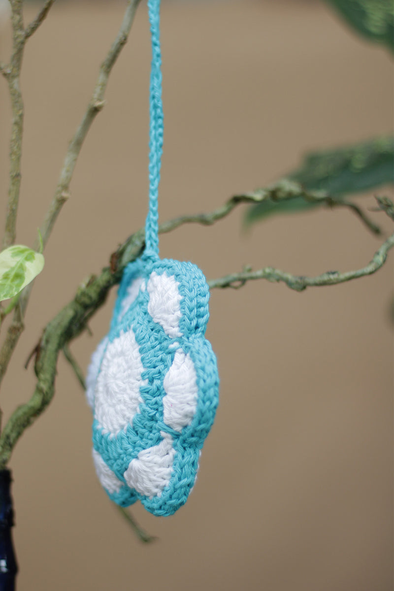 Khilkhilate Phool | Knick Knack Crochet Pouch | Blue