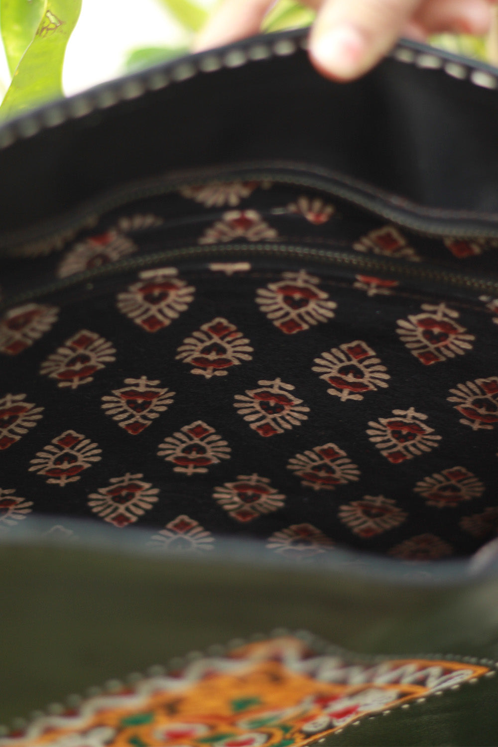 Handcrafted Kutch Leather Bag | Noir