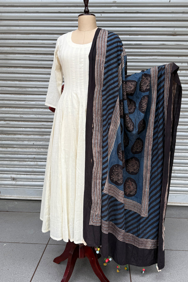 Cotton Ajrakh Dupatta with Potli