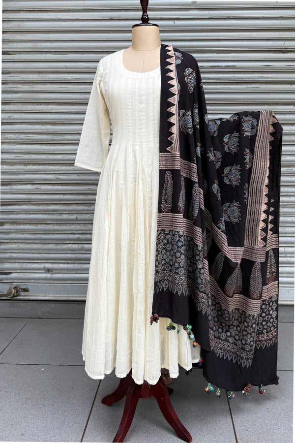 Cotton Ajrakh Dupatta with Potli