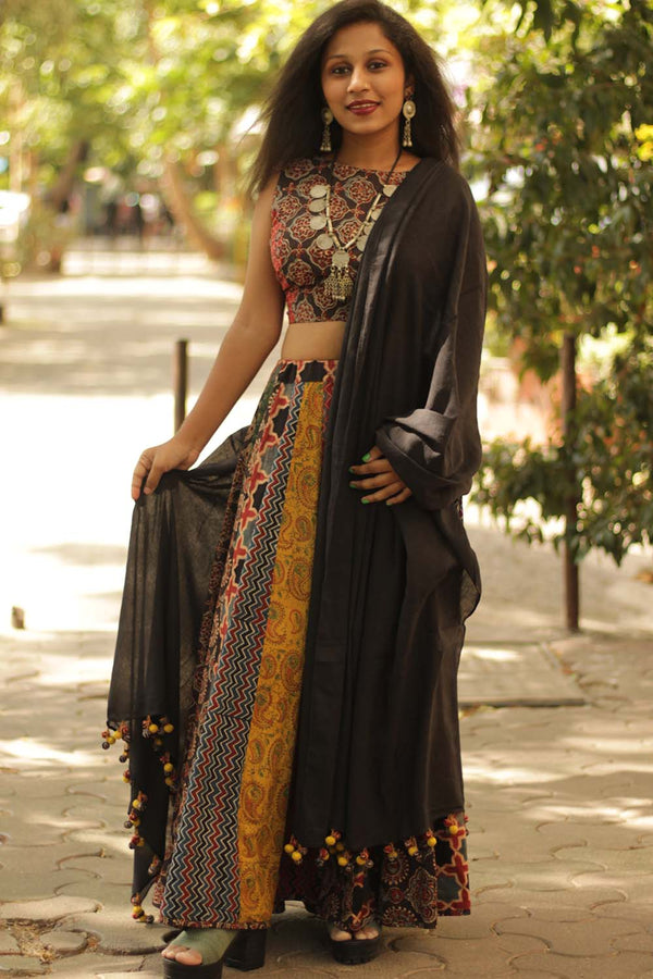Mul Dupatta with Chindi Tassles- Black