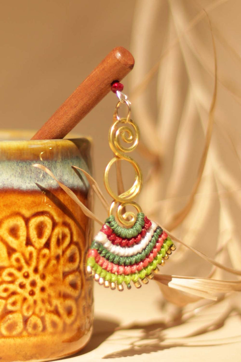 Anokhi Juda Stick- Rainbow Macrame