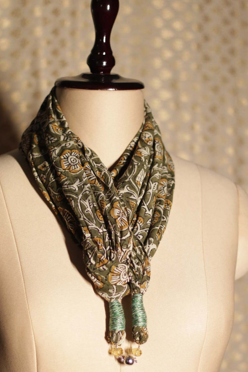 Scarf with Magnets | Moss Green Bagru