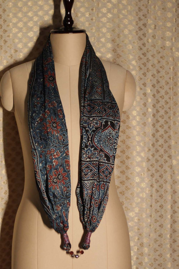 Scarf with Magnets | Noir Diamond Ajrakh