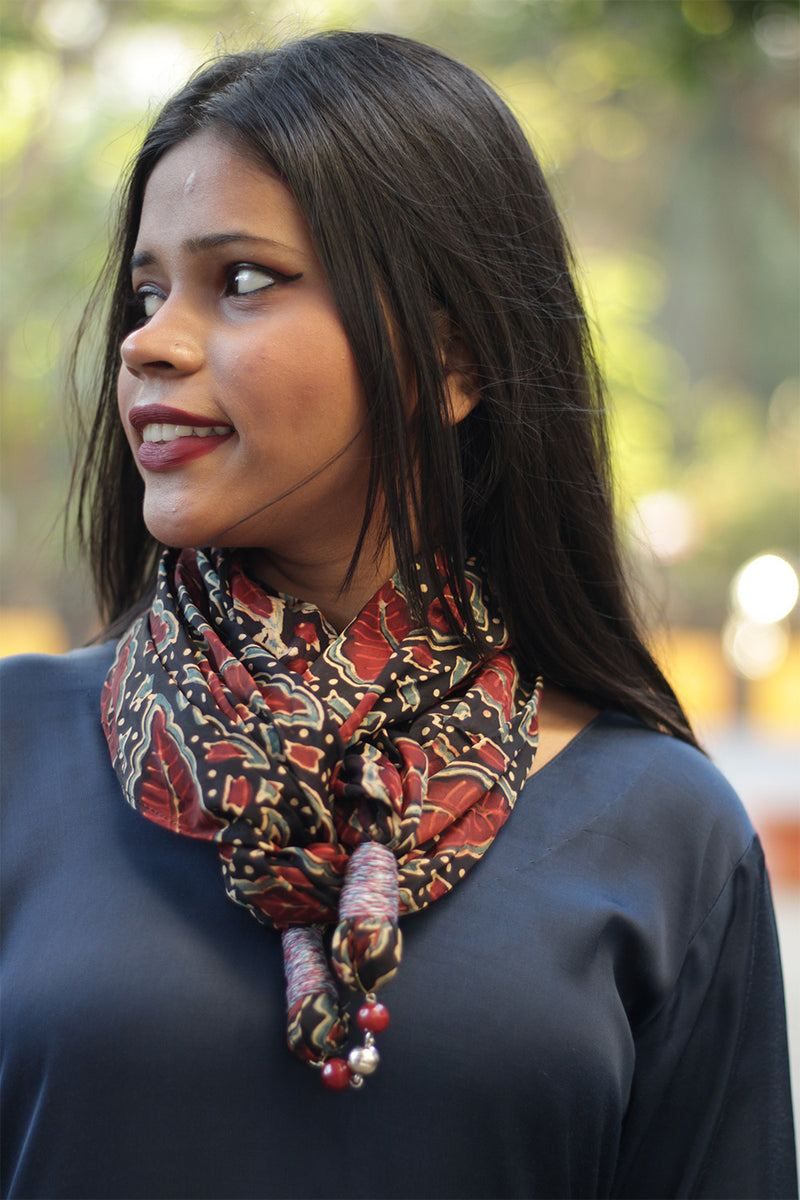 Scarf with Magnets | Noir with Maroon Leaves Ajrakh