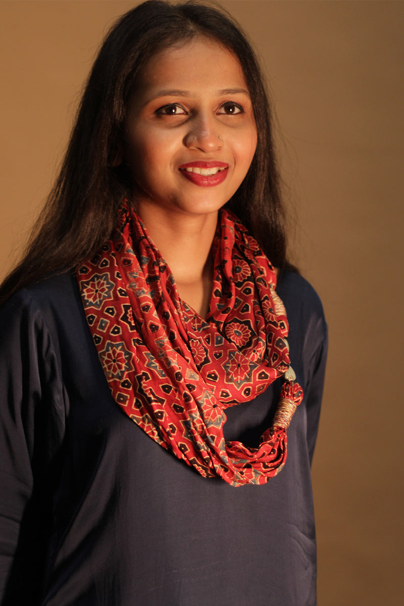 Scarf with Magnets | Scarlet geometric Ajrakh