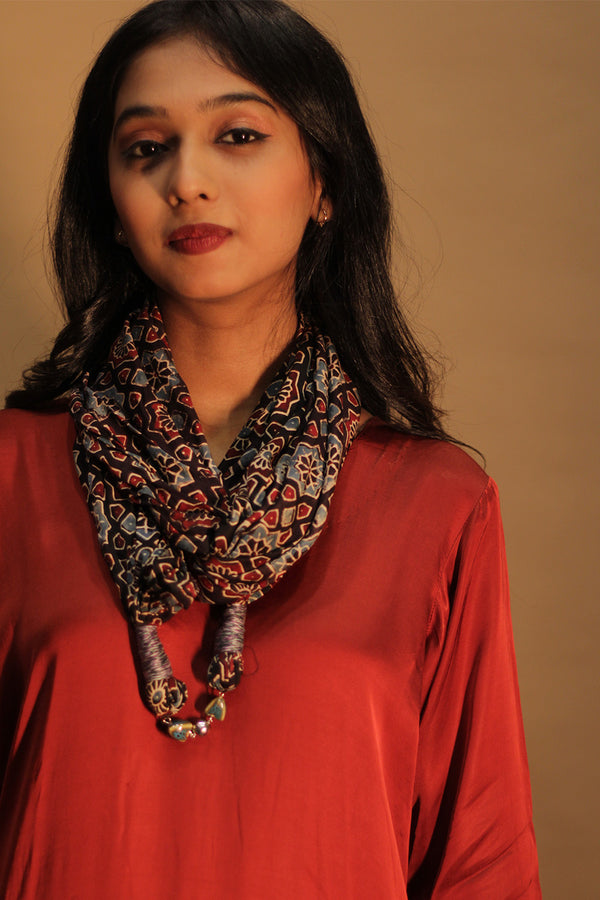 Scarf with Magnets | Noir Geometric Ajrakh