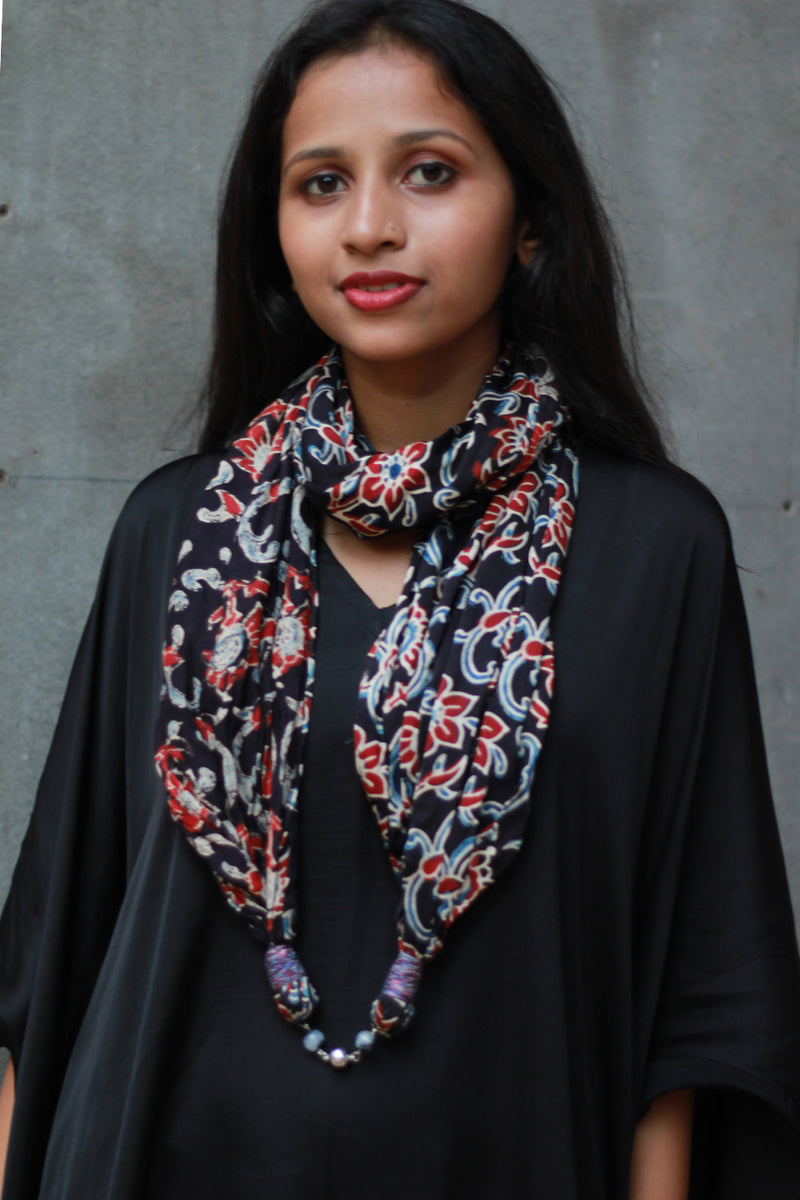 Scarf with Magnets | Noir Floral Ajrakh