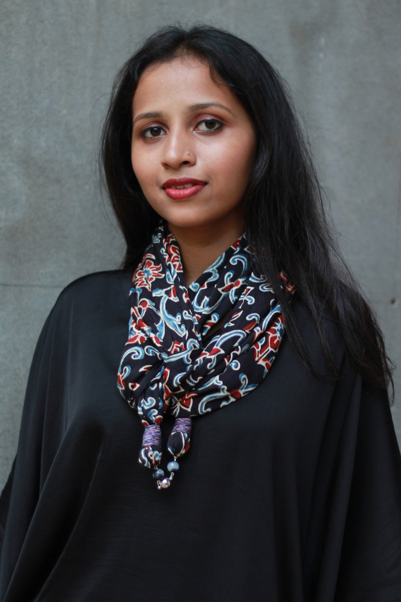Scarf with Magnets | Noir Floral Ajrakh