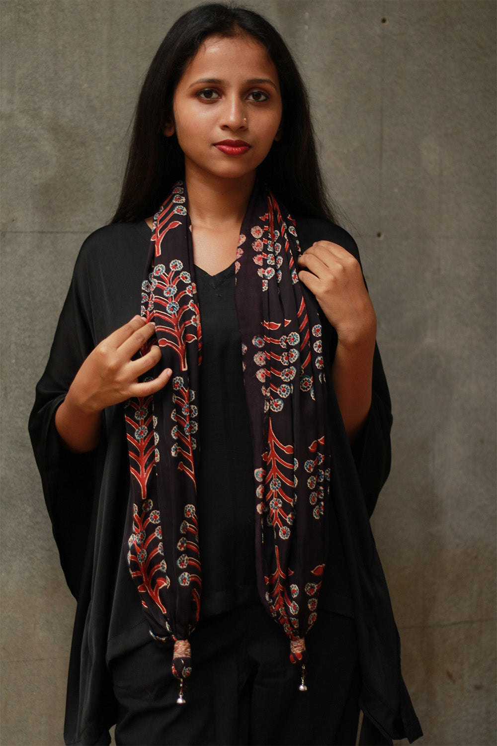 Scarf with Magnets | Noir Booti Ajrakh