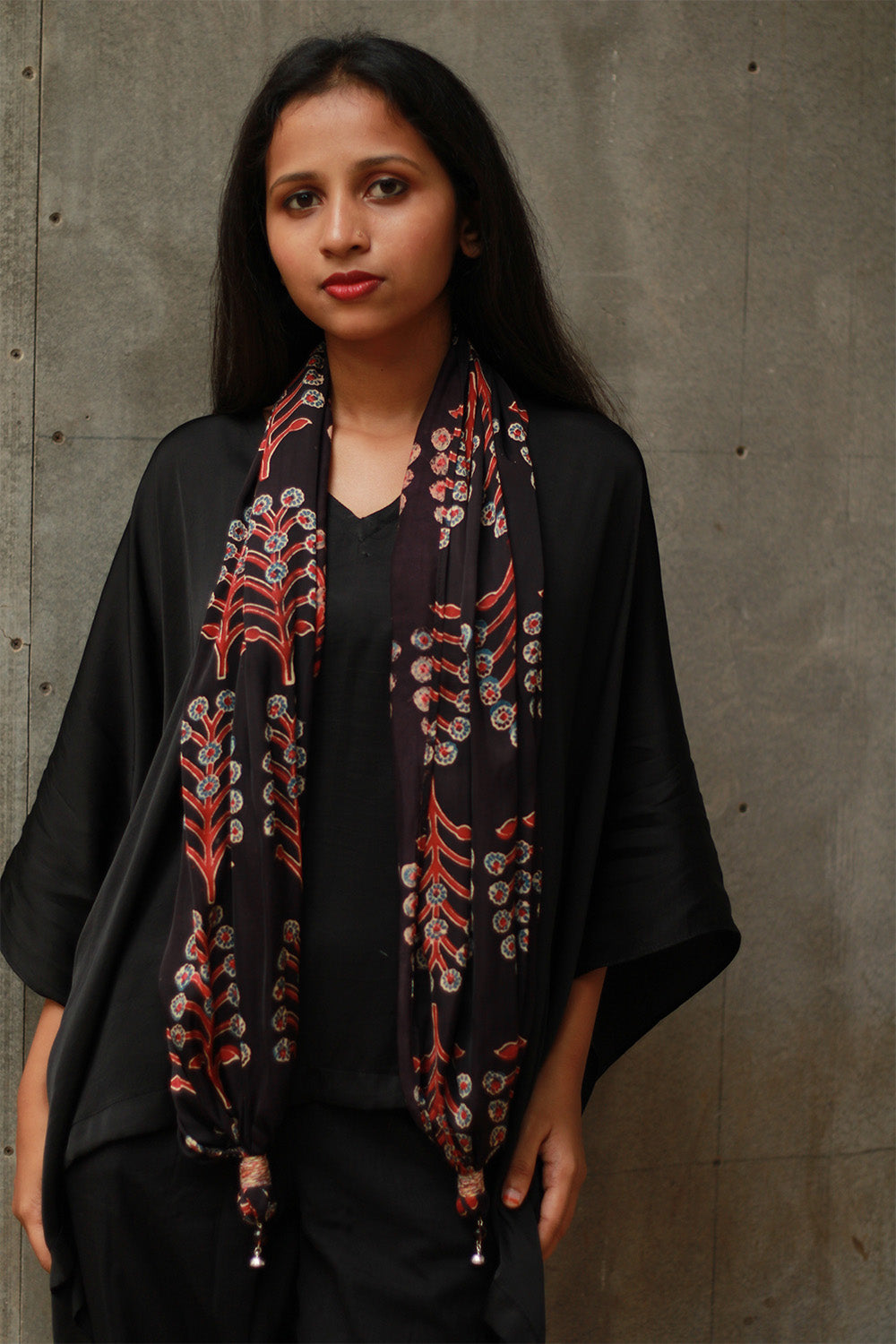 Scarf with Magnets | Noir Booti Ajrakh