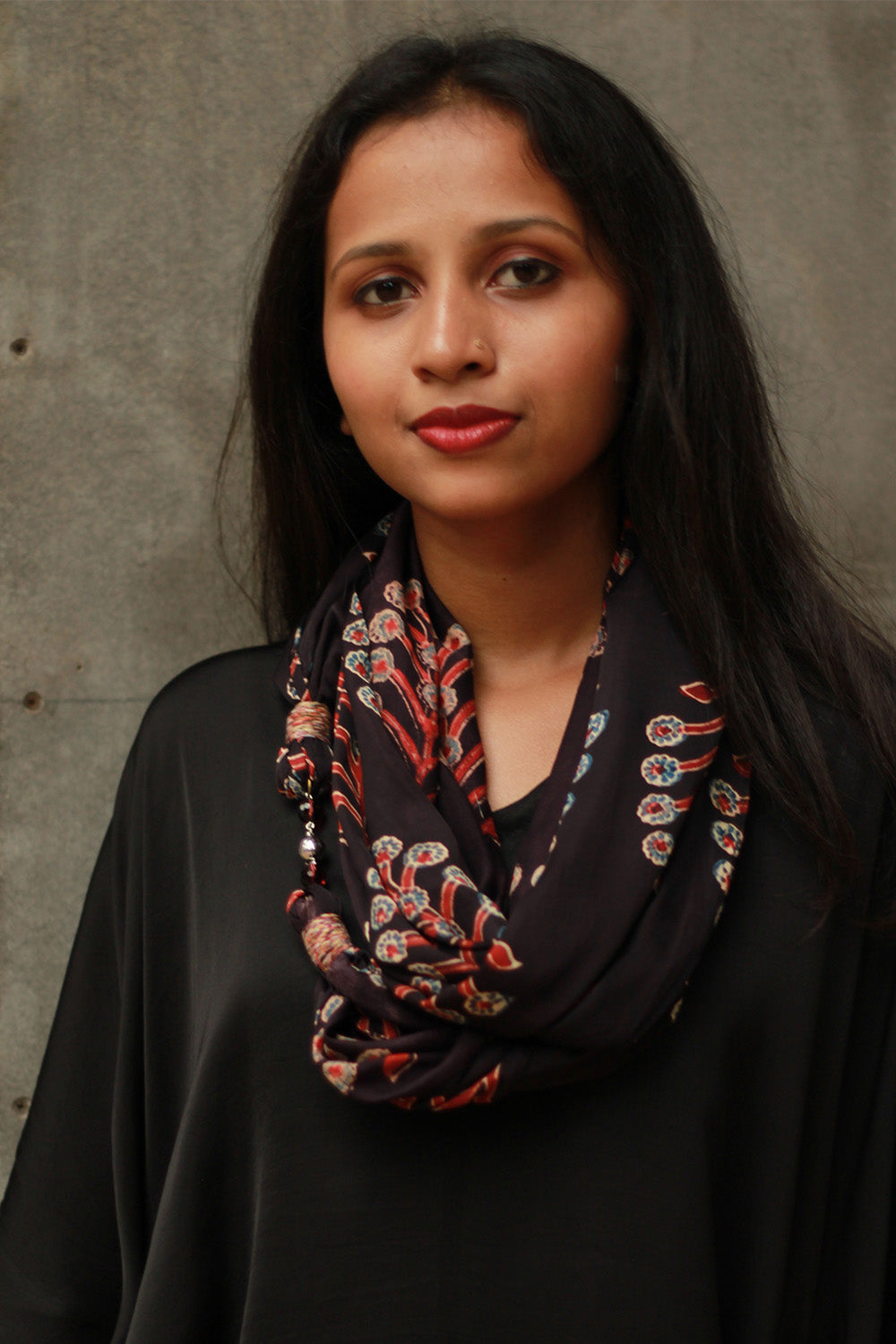 Scarf with Magnets | Noir Booti Ajrakh