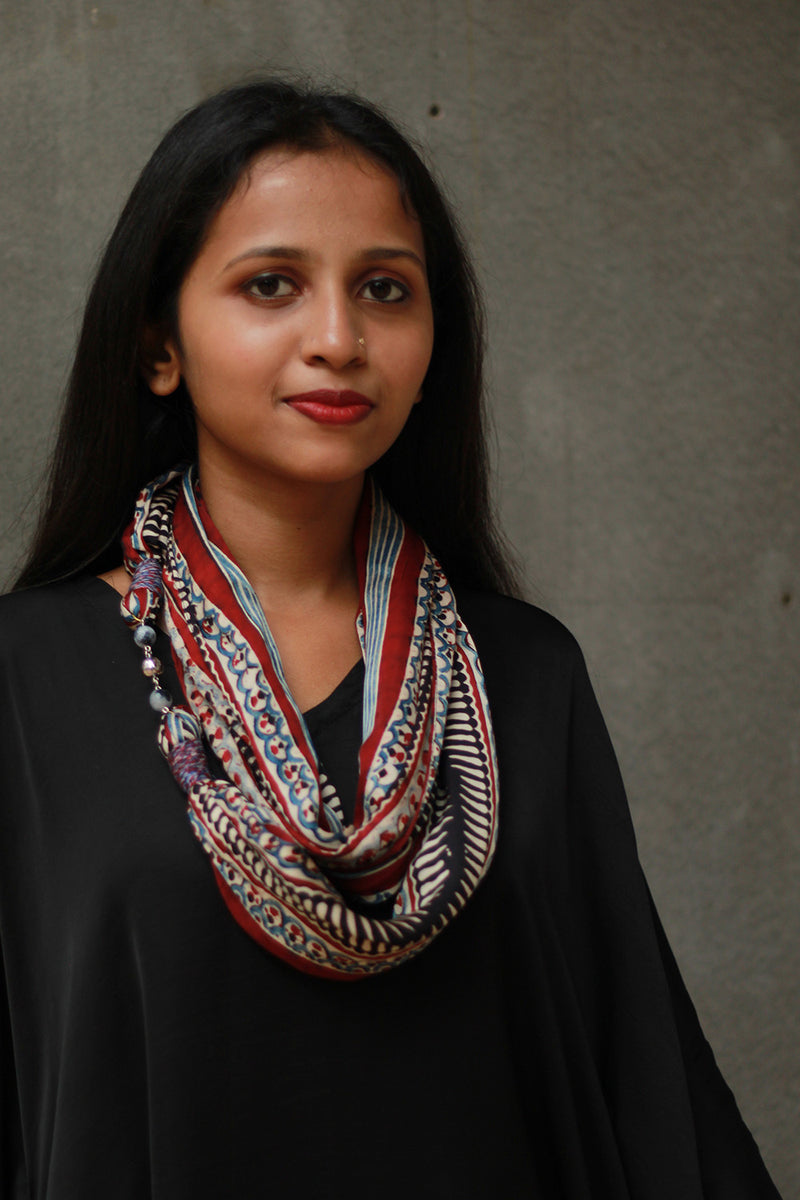 Scarf with Magnets | Madder Stripes Ajrakh