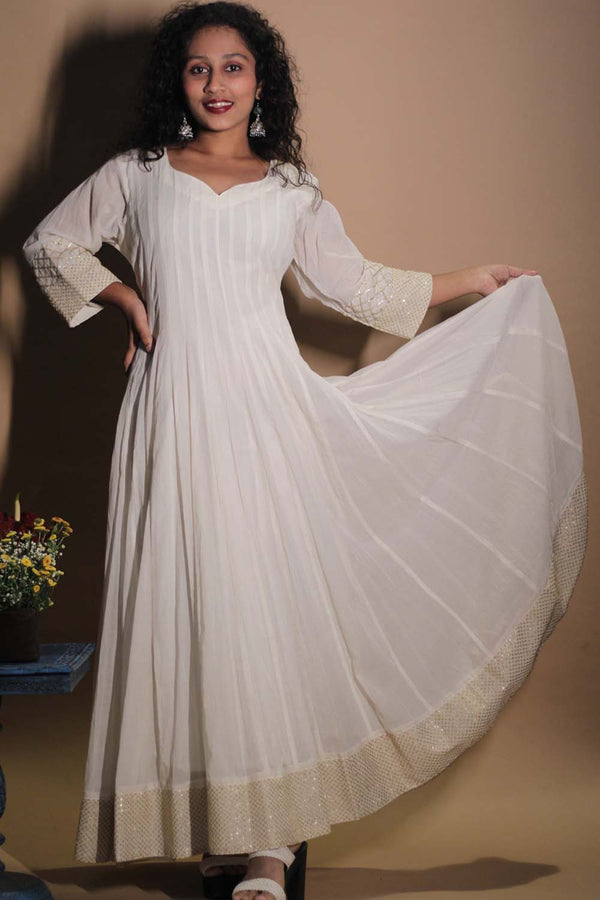ChaalisKali | Almonde with Gold Accents