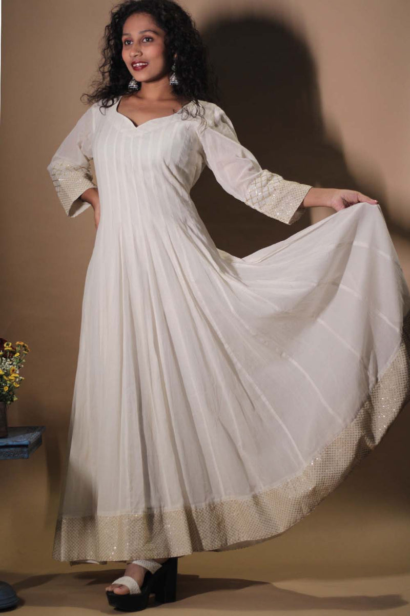 ChaalisKali | Almonde with Gold Accents