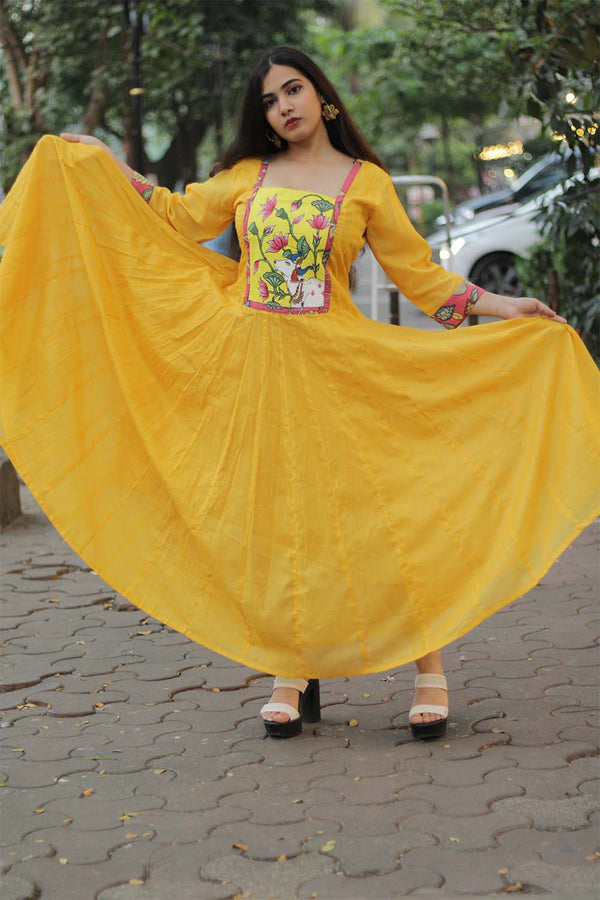 Alankrita | Chaaliskali Kurta | Handpainted Yoke chrome