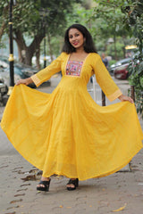 Alankrita | Chaaliskali Kurta | Mirrorwork Yoke in Chrome Yellow