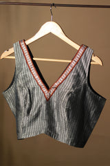 Sleeveless Khunn Blouse | Silver Black