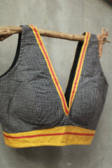 Sleeveless Blouse | Patteda Anchu | Noir with Yellow