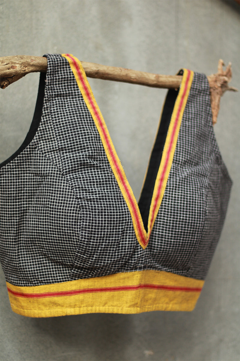 Sleeveless Blouse | Patteda Anchu | Noir with Yellow