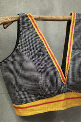 Sleeveless Blouse | Patteda Anchu | Noir with Yellow