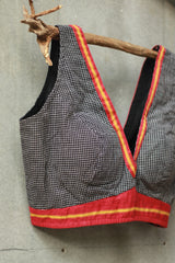 Sleeveless Blouse | Patteda Anchu | Noir with Rouge