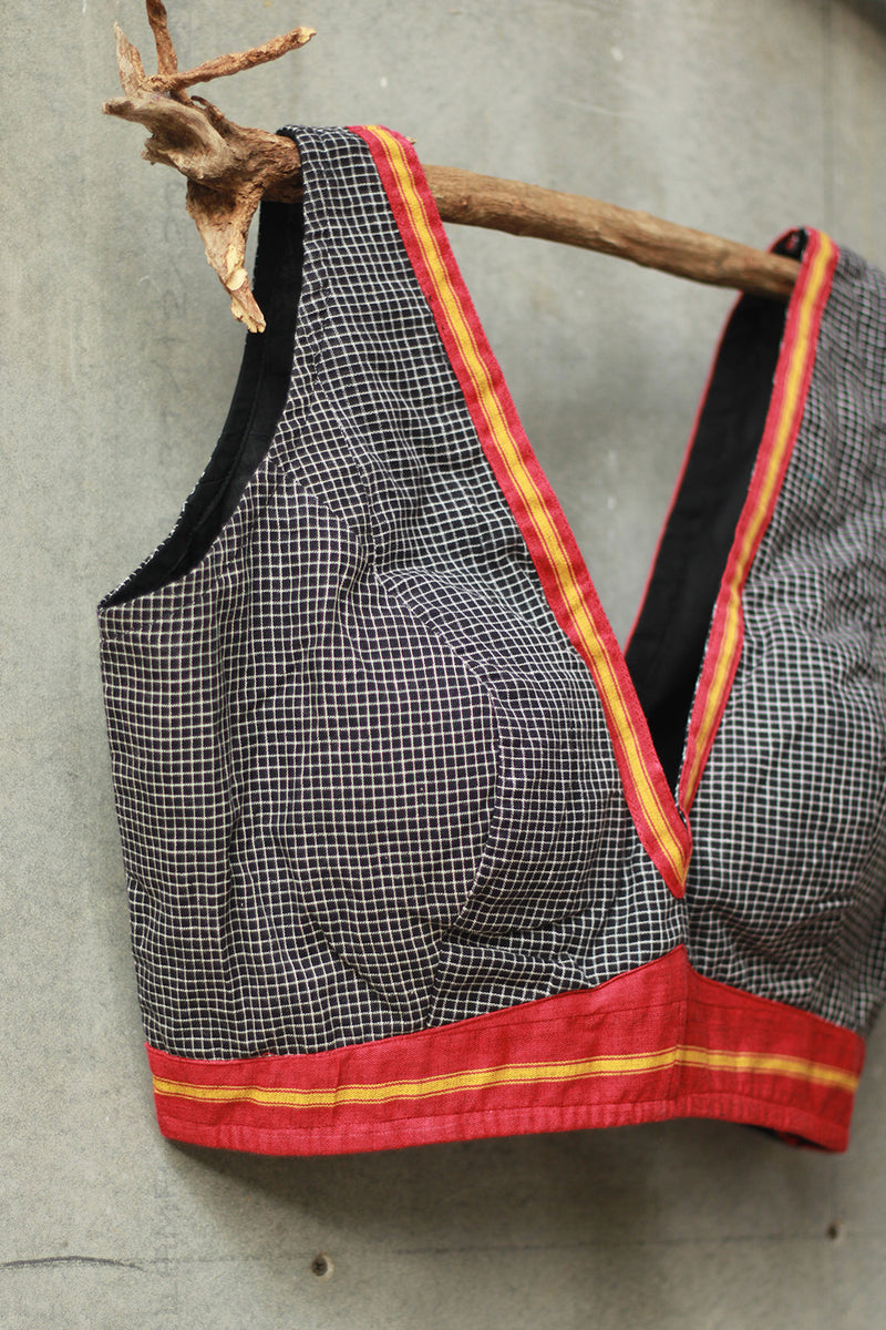 Sleeveless Blouse | Patteda Anchu | Noir with Rouge