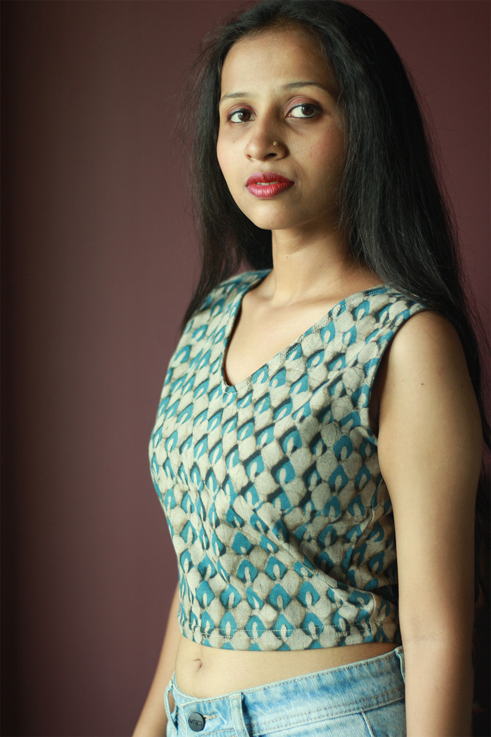 Kirgiti | Stretchable Blouse / Crop Top | Sleeveless | Grey-Blue Buta Dabu