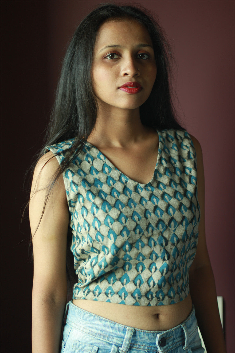 Kirgiti | Stretchable Blouse / Crop Top | Sleeveless | Grey-Blue Buta Dabu